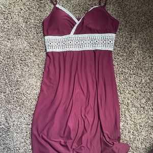 Medium maroon dress